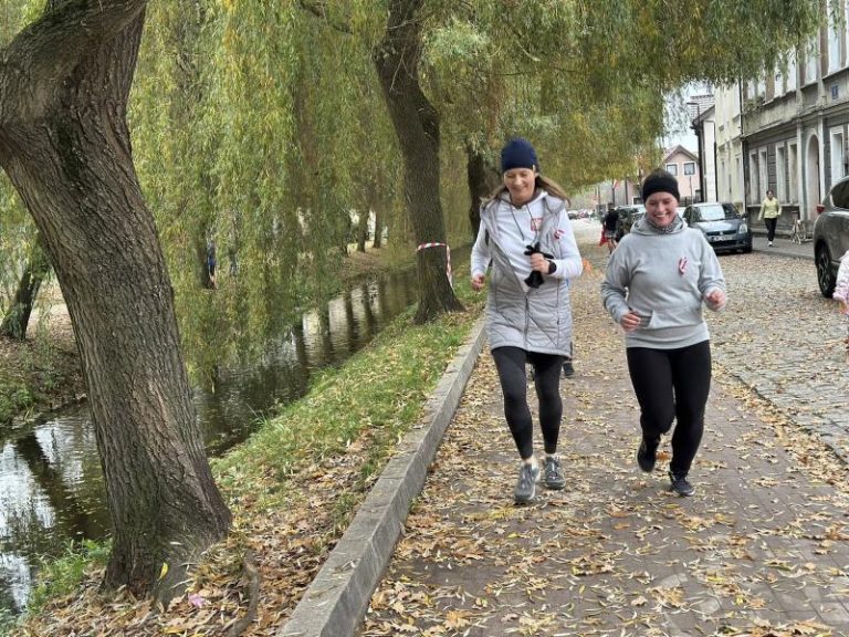 Niepodległość na sportowo – Białogard biegł w biało-czerwonych barwach
