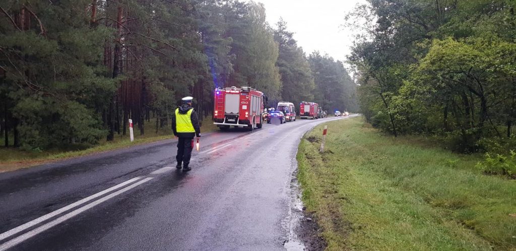 Dachowanie dwóch pojazdów – ranna kobieta w 6 miesiącu ciąży! ZDJĘCIA