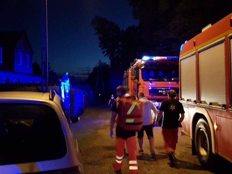 ZAWALIŁA SIĘ CZĘŚĆ STROPU PODCZAS IMPREZY URODZINOWEJ – JEDNA OSOBA RANNA