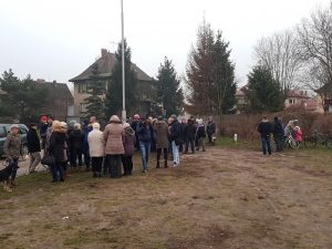 Akcja rozdawania ryb zakończyła się sukcesem, przyszło bardzo dużo osób.