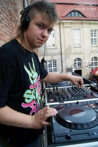 Chorwacki sen DJ-a ze Sławoborza – czyli historia Artura Kemprowskiego