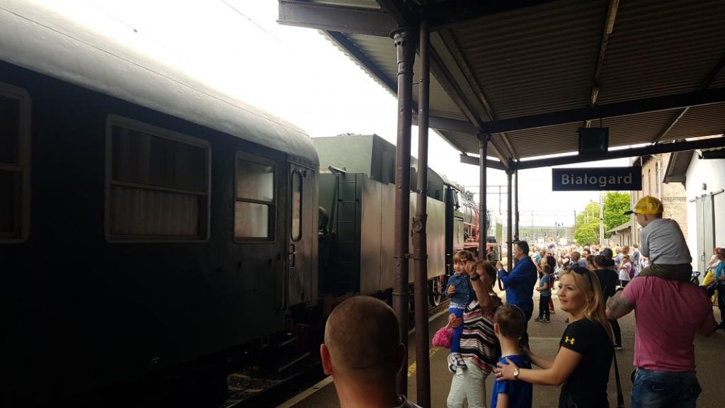 Przejazd pociągu PIRAT przez Białogard – Międzynarodowy Dzień Dziecka.