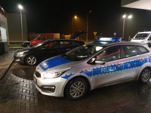 Uderzył samochodem w budynek stacji paliw. Trafił do aresztu!