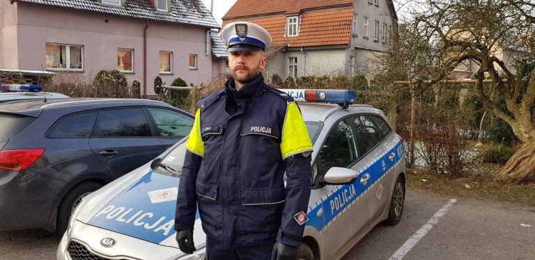 Uratował 4 letniego chłopca i jego tatę – sam trafił do szpitala.