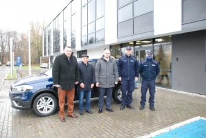 Uroczyste przekazanie nowego radiowozu