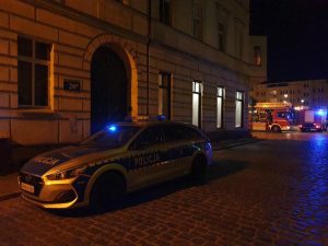 Groził że wysadzi budynek w powietrze – Do akcji ruszyli policjanci i straż pożarna!