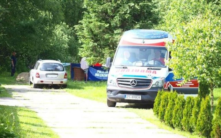 Dziecko utonęło w studni. Zarzuty usłyszeli rodzice!