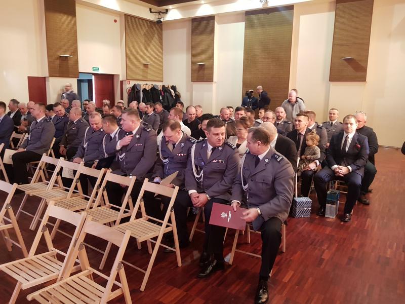 Odprawa Służbowa  i pożegnanie Komendanta Powiatowego Policji w Białogardzie – obszerna fotorelacja.