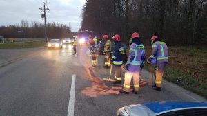 Kolizja dwóch samochodów osobowych na ulicy Kołobrzeskiej.
