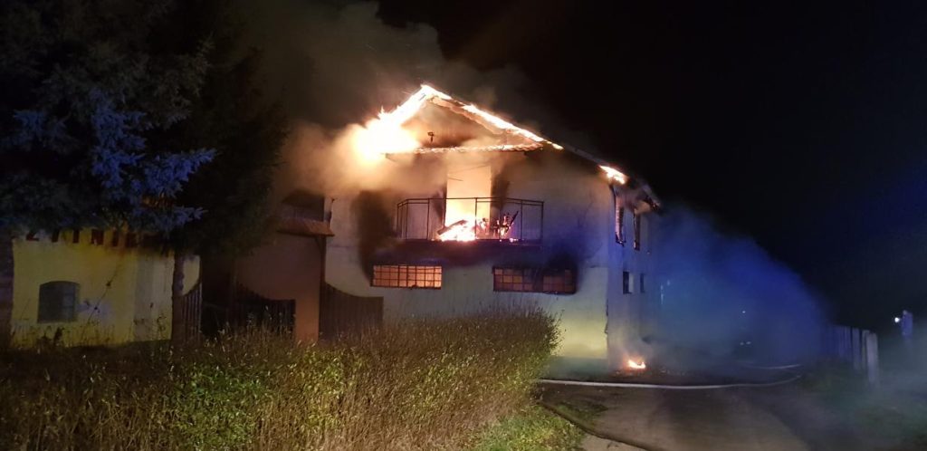 Ogromny pożar w stadninie koni Szczytniki w Lulewiczkach pod Białogardem.