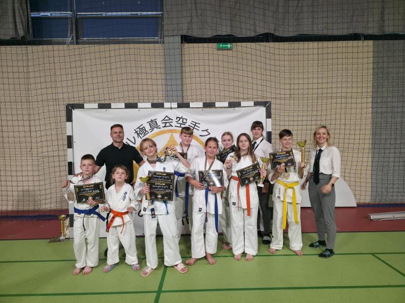 Świetne wyniki naszych zawodników podczas Wojewódzkiej Olimpiady Młodzieży Karate Kyokushin w Sianowie