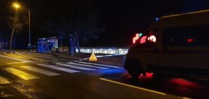 Tragiczny wypadek w Karlinie – zginęła kobieta i jej pies.