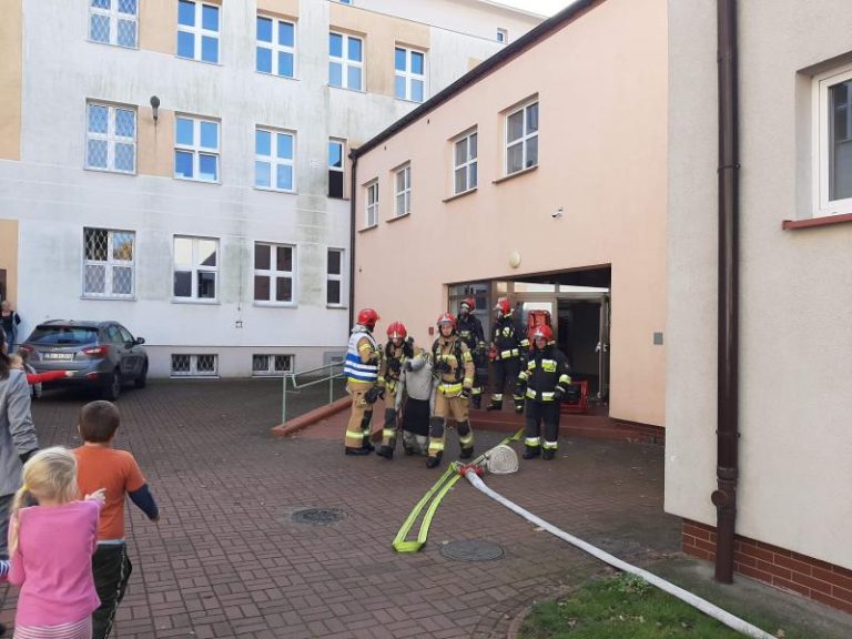 Ewakuacja  w szkole podstawowej nr 1