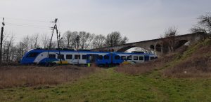 O krok od tragedii na czynnym torowisku!