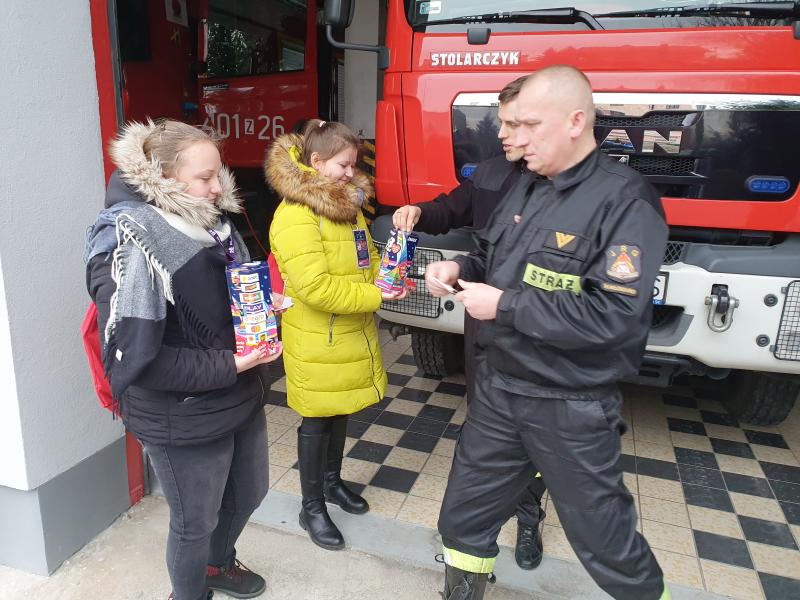 Strażacy z PSP Białogard wspierają 28. Finał Wielkiej Orkiestry Świątecznej Pomocy