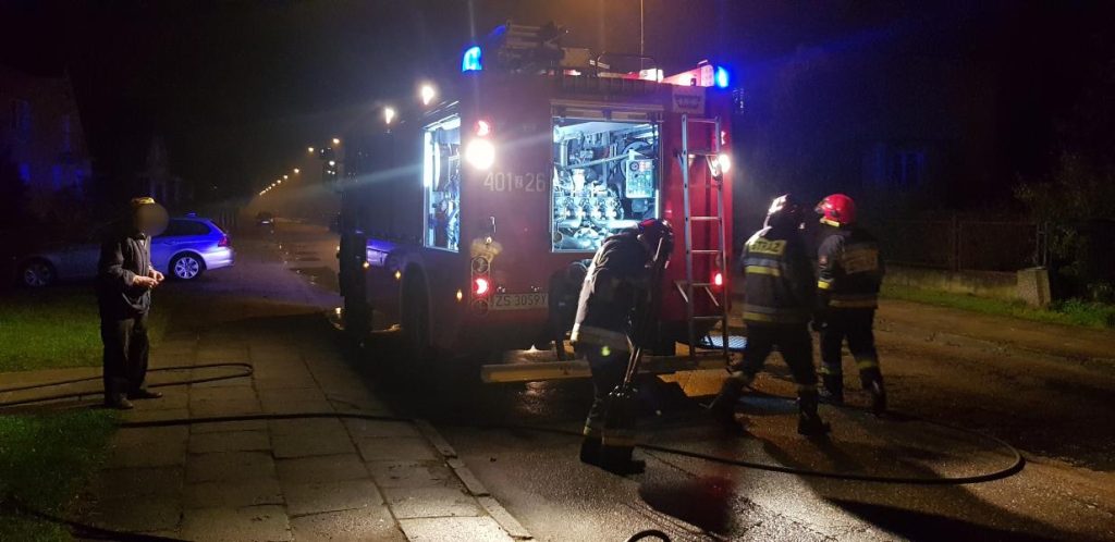 Pożar pomieszczeń gospodarczych – szybka i sprawna akcja strażaków!